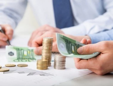 Τα πάνω κάτω στην φορολογία φέρνει το νέο έτος – Όλες οι αλλαγές